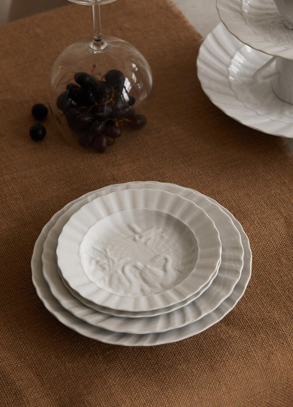 Meissen_Porzellan_Kollektion_Tisch-und-Tafel-Schwanendessin_05.jpg