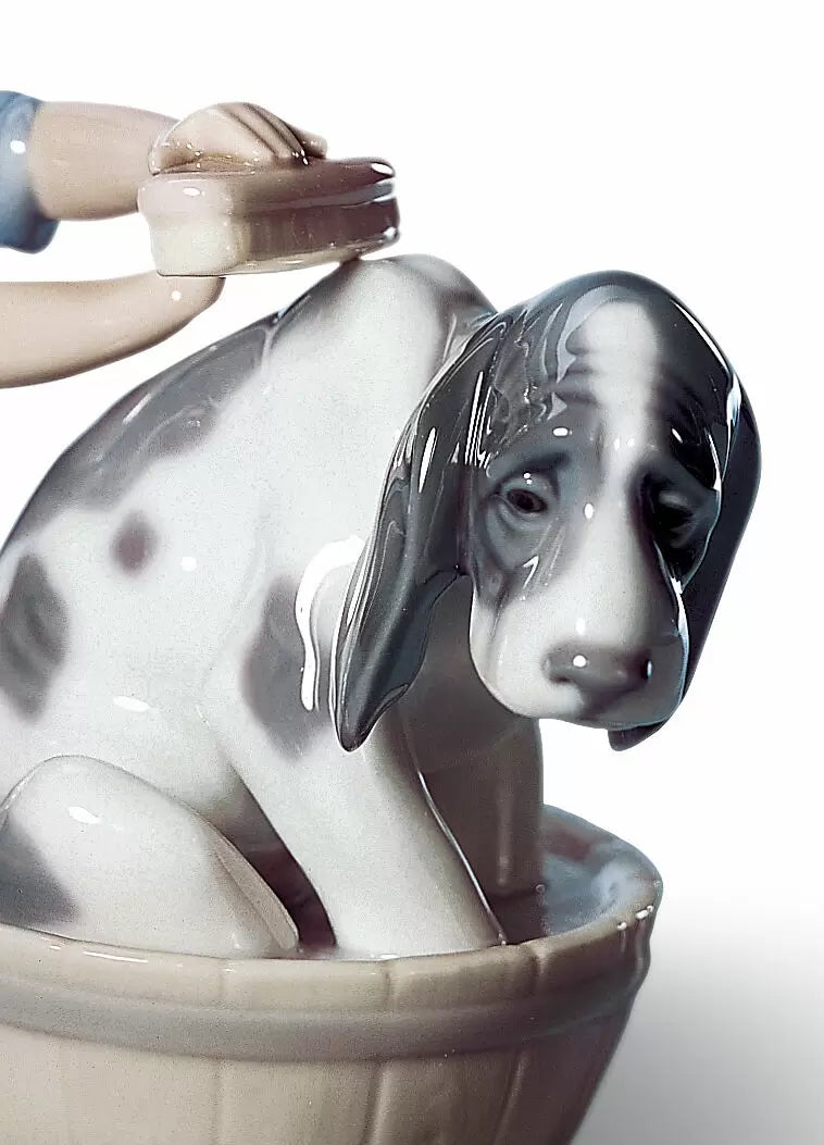 il bagno del cane Lladro 1005455 dettaglio.jpg