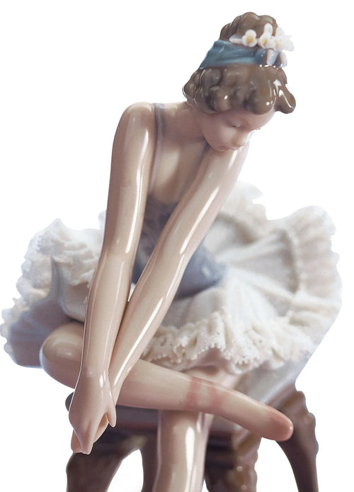 Ballerina seduta primo piano  1005498 Lladrò.jpg