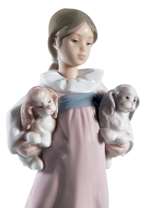 bimba con cuccioli 1006419 Lladro dettaglio.jpg