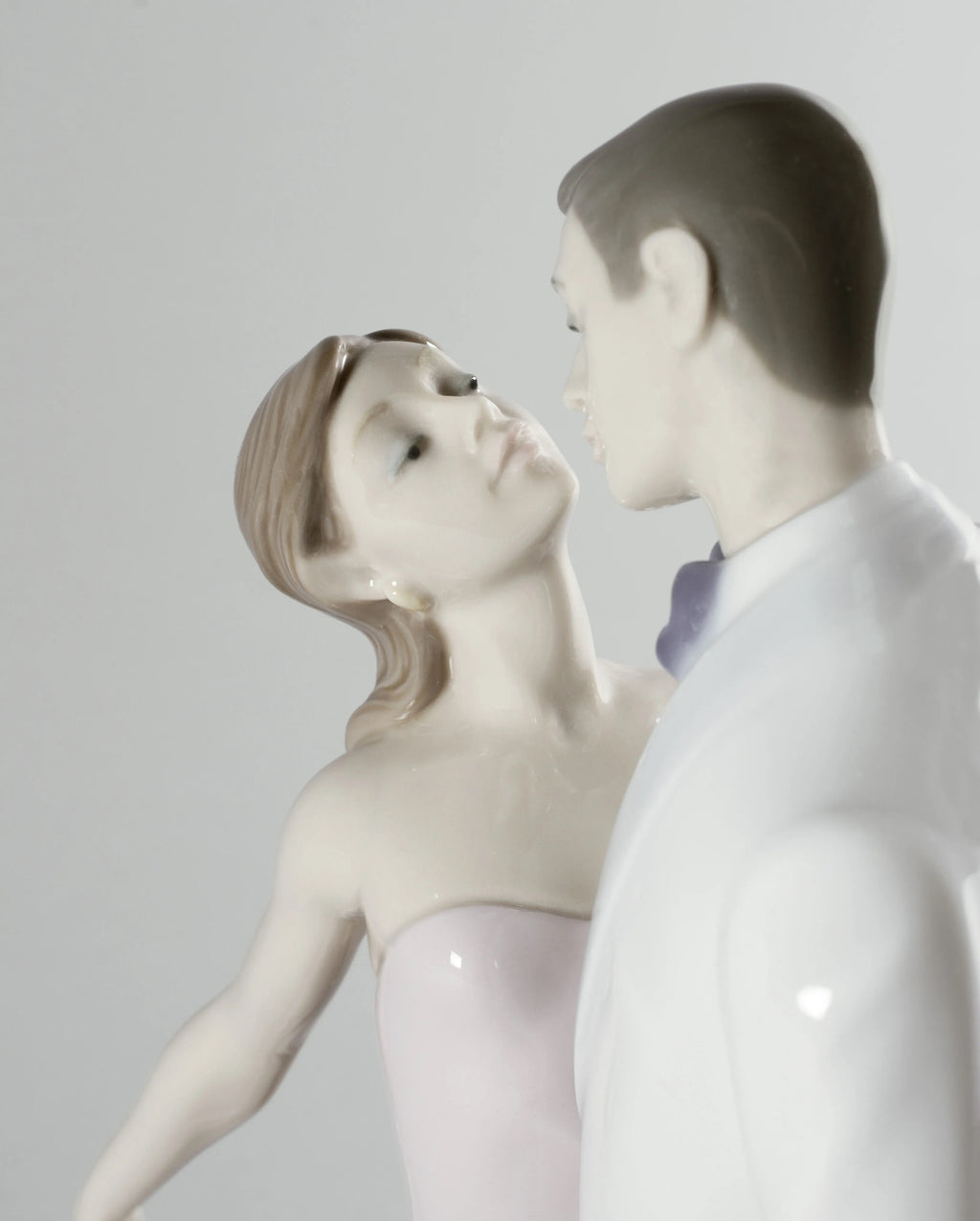 Felice anniversario Lladro 1006475 dettagli viso lei.jpg