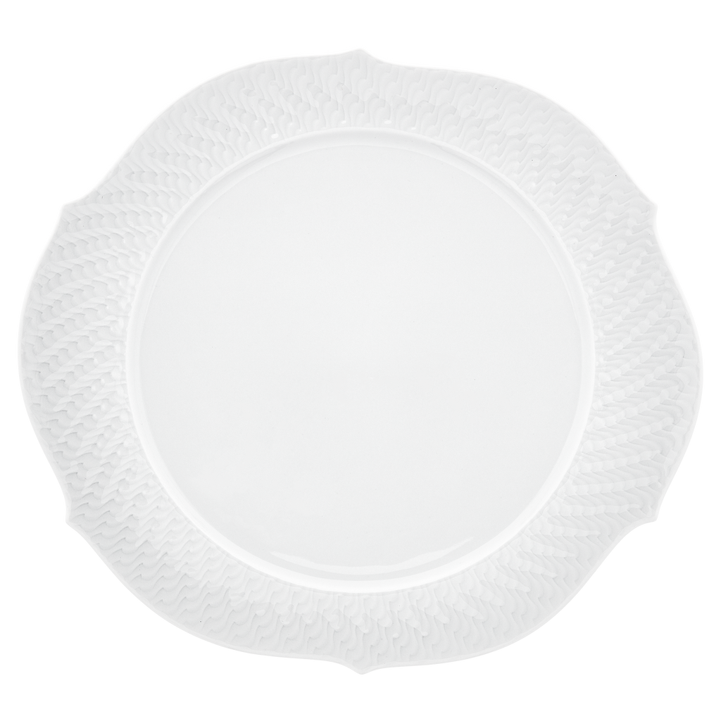 primo piano piatto onde bianco meissen.jpg