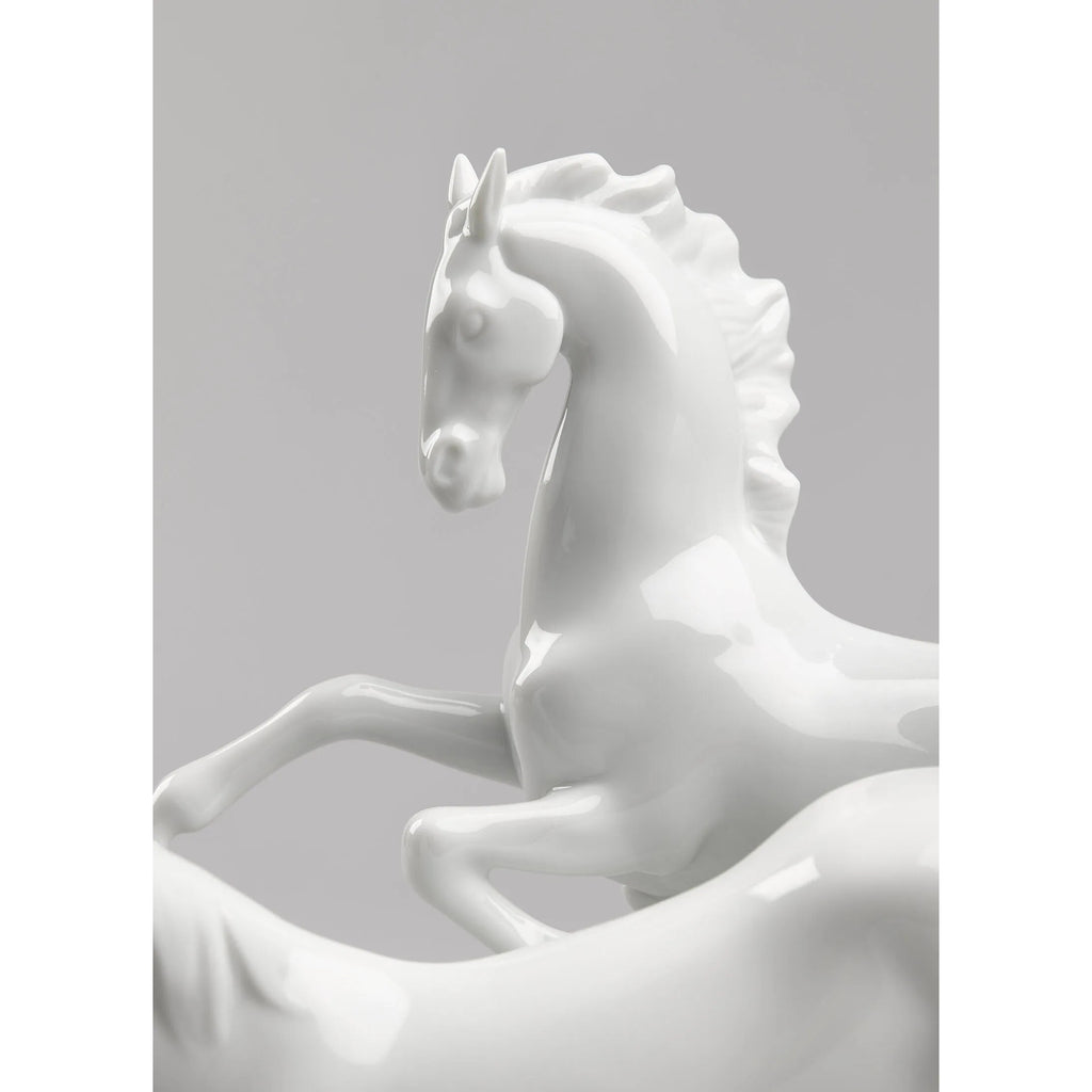 cavalli Lladro 1008682 cavallo alto vs sx.jpg