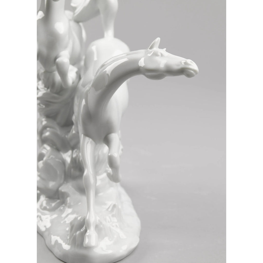 cavalli Lladro 1008682 cavallo basso.jpg