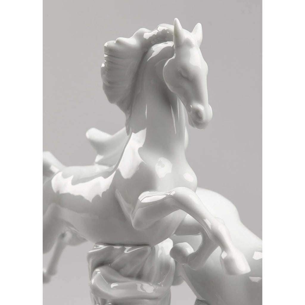 cavalli Lladro 1008682 cavallo alto.jpg