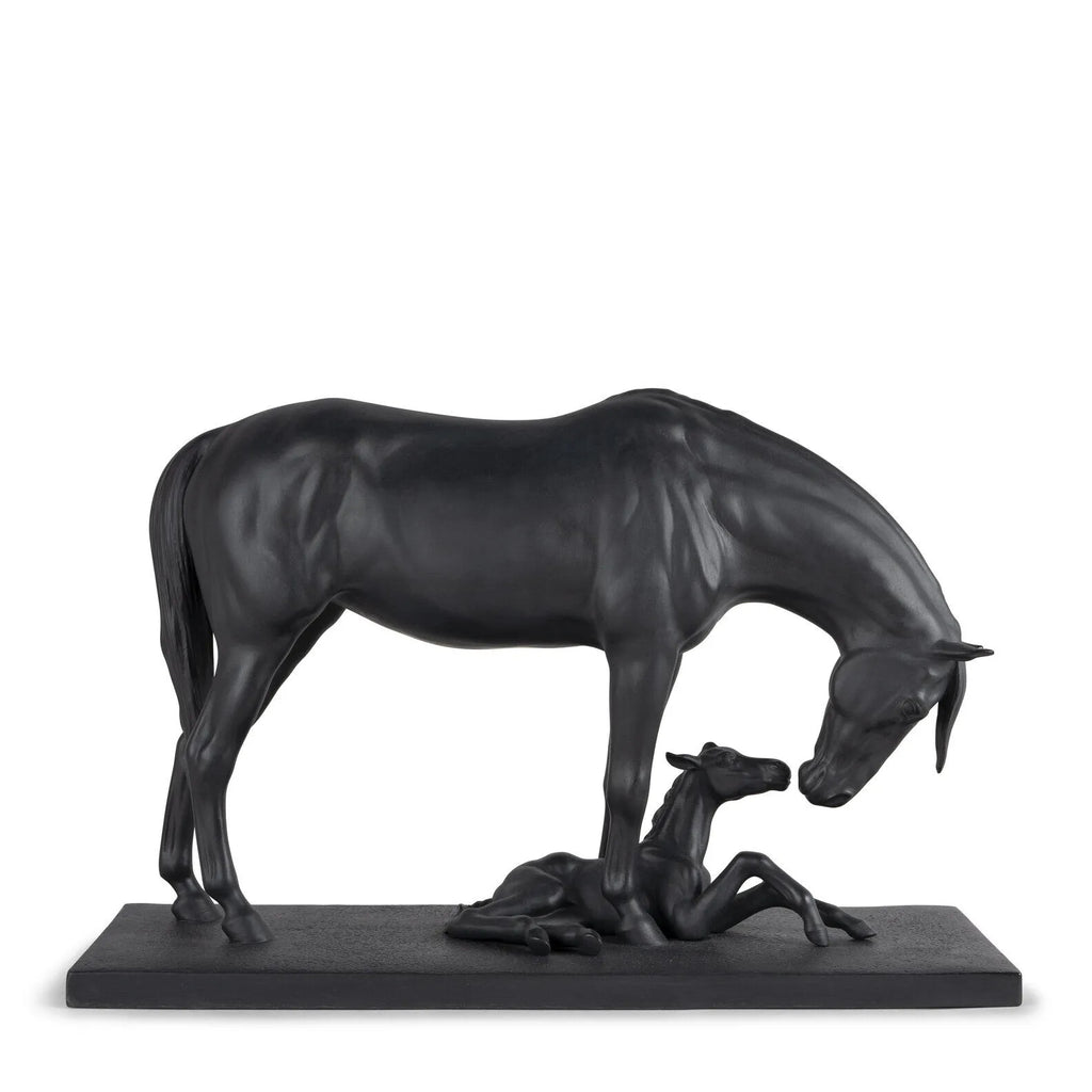 cavalla con puledro Lladro 1012560.jpg