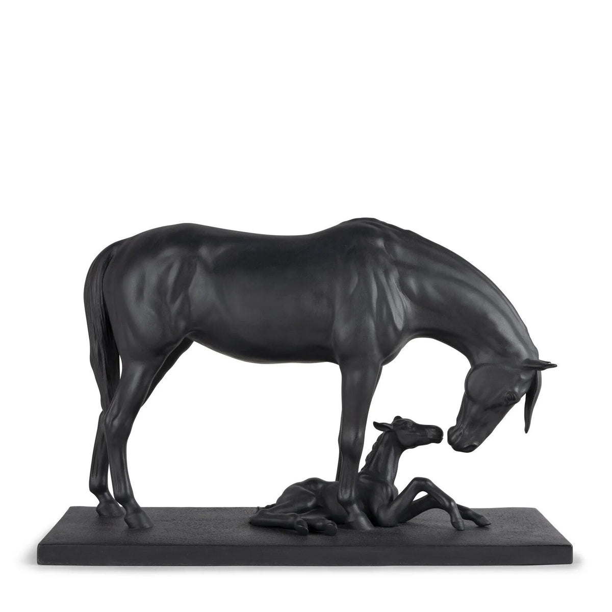 cavalla con puledro Lladro 1012560.jpg