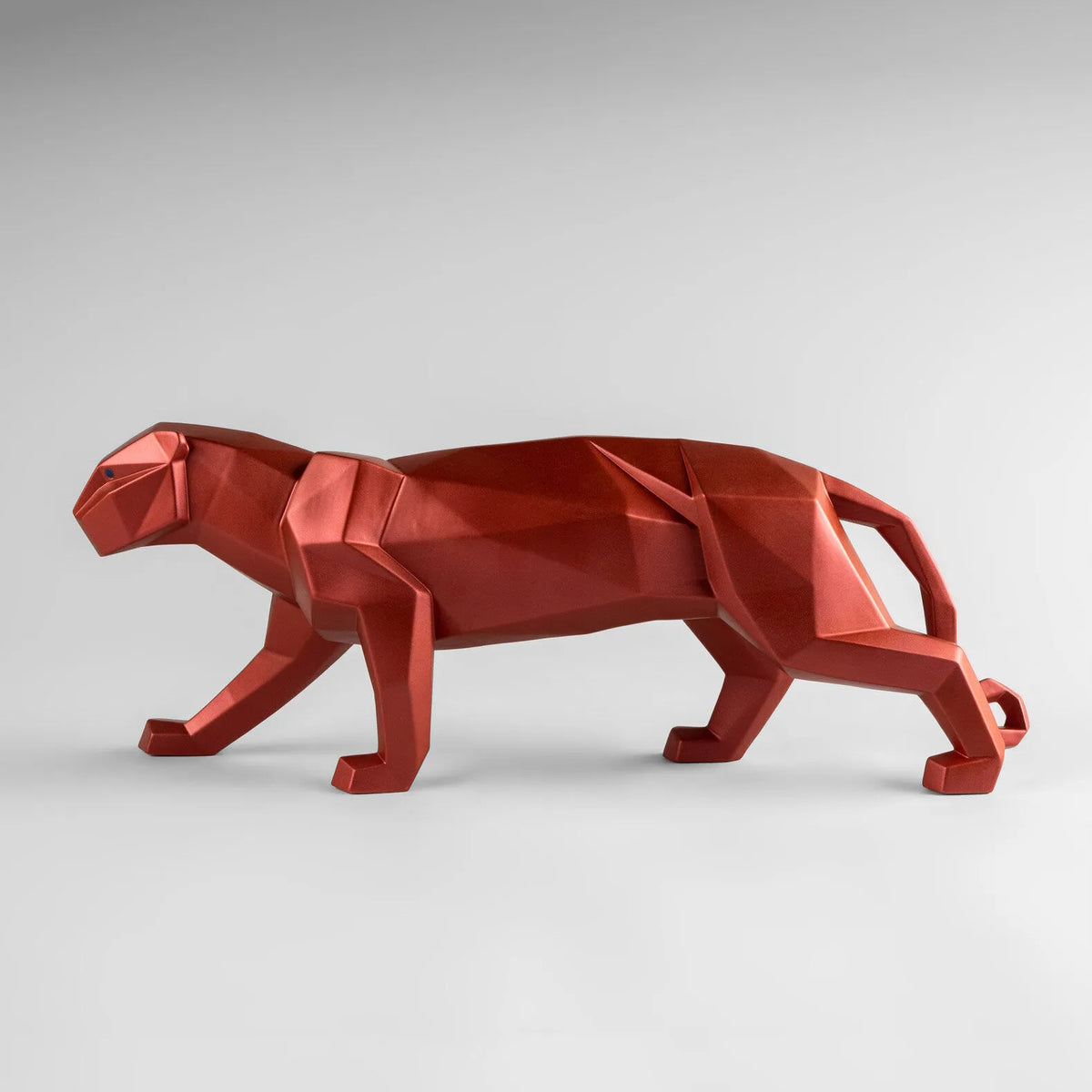 Pantera rossa metalizzata 1008750 Lladro sx.jpg