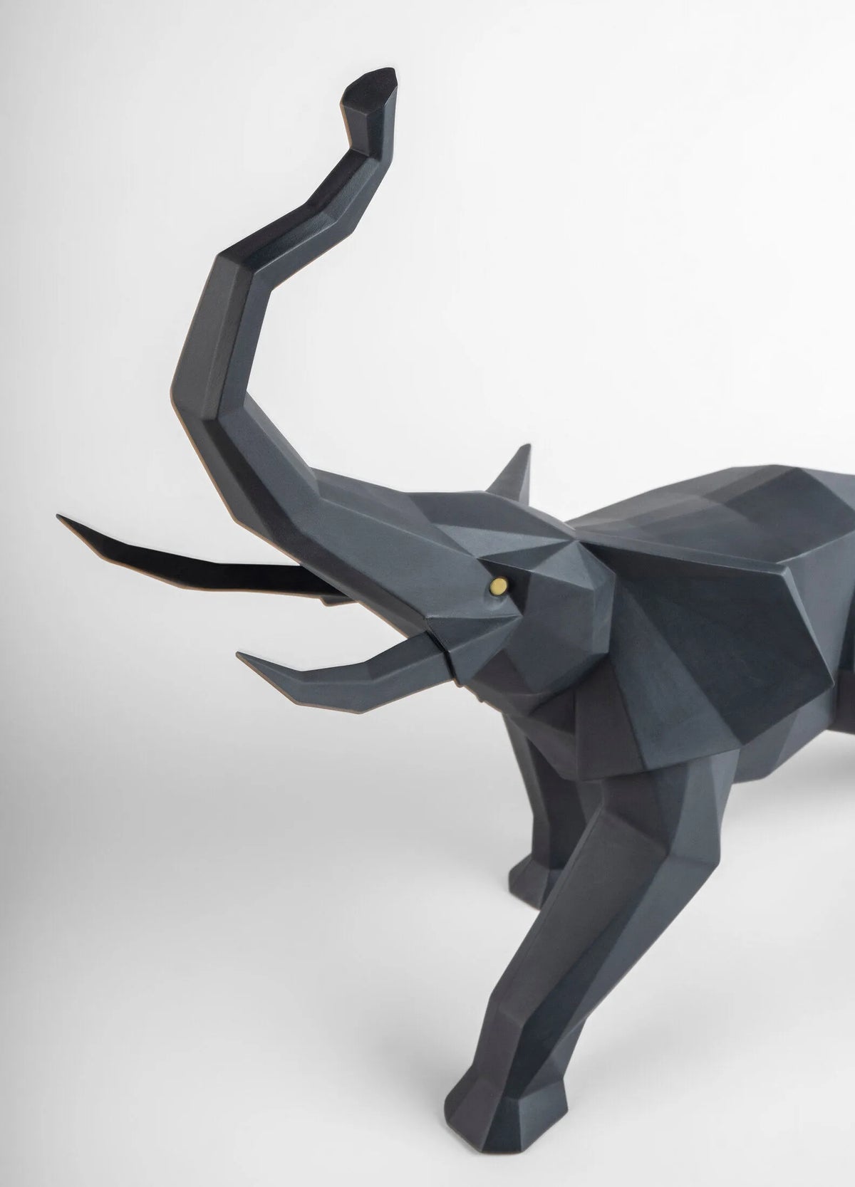 elefante nero opaco 1009559 Lladro dall'alto.jpg