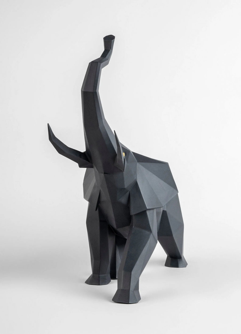elefante nero opaco 1009559 Lladro frontale.jpg