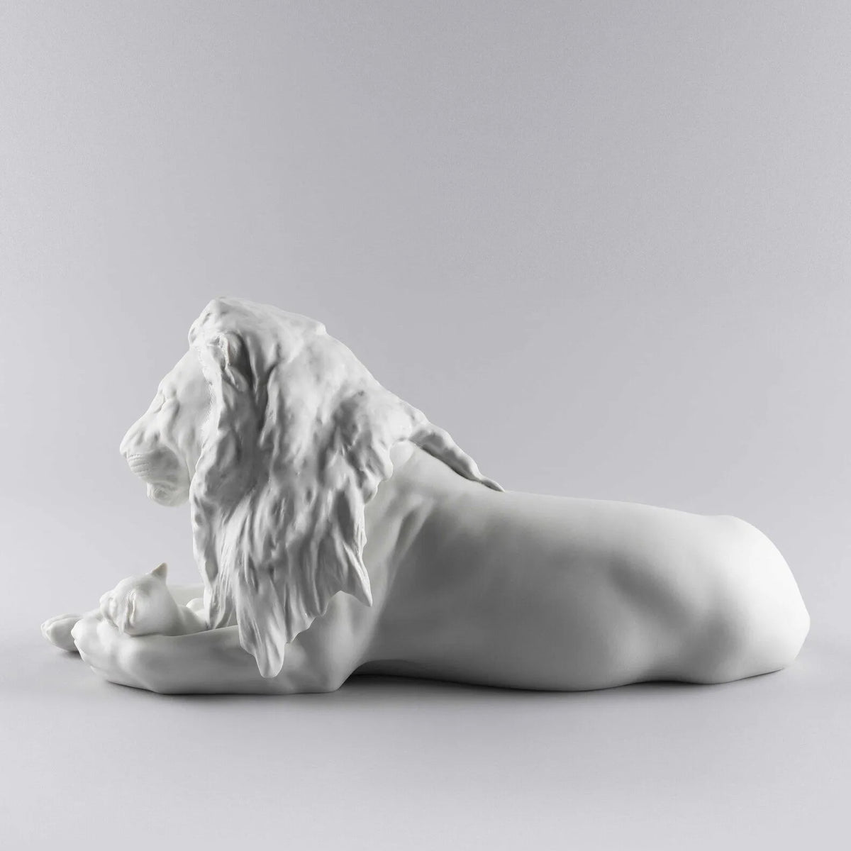 leone con cucciolo 1009454 Lladro schiena.jpg