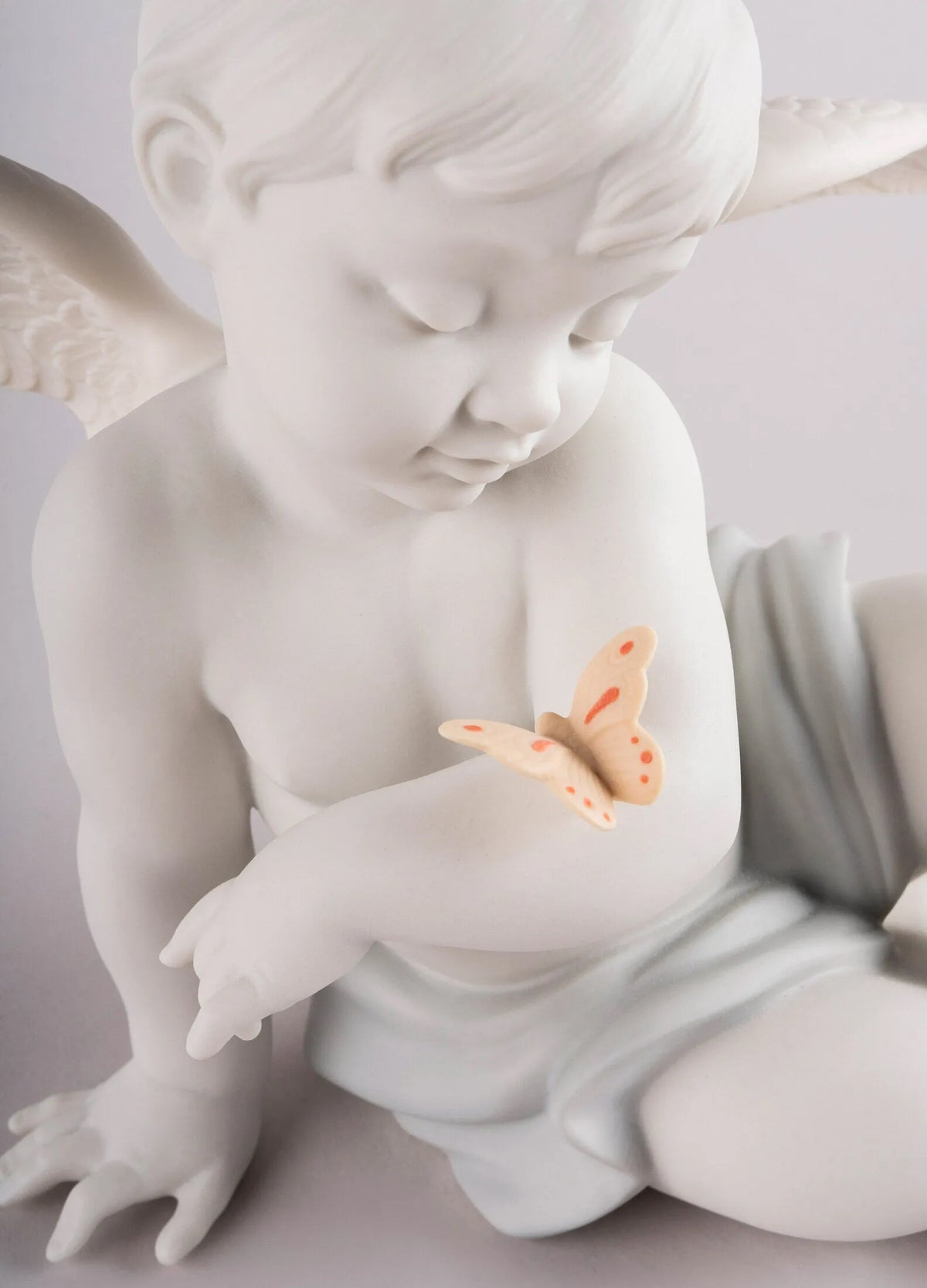 momenti angelici Lladrò 1009568 dettagli farfalla.jpg