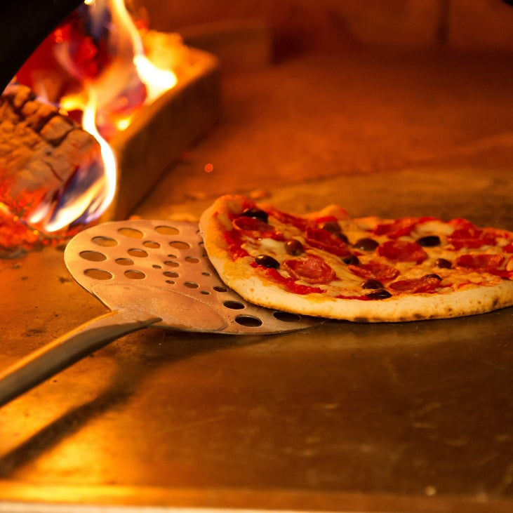 pala pizza stella forata ambientata Ziopepe.jpg