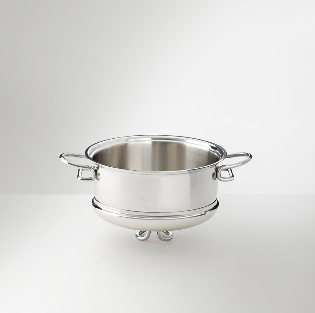 pentola karen con coperchio utilizzato come sottopentola